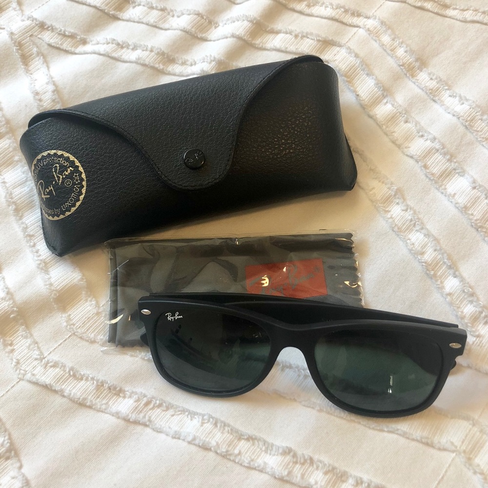 RAY-BAN Black Matte 55mm NEW WAYFARER